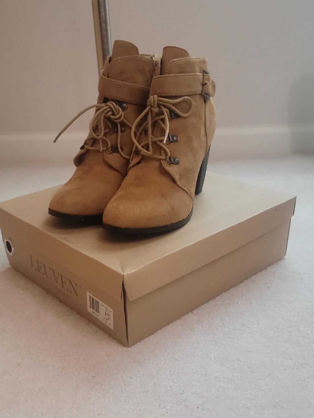 Leuven Alexander - Women’s Tan Suede Ankle Boots -